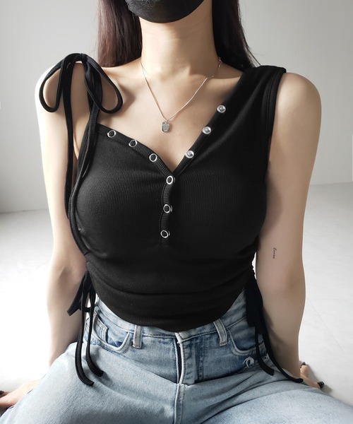 me+em select(ミームセレクト)の「【 2color 】ショルダーリボンシャーリングキャミタンクトップ/ shoulder ribbon shirring cami tank top(キャミソール・レディース・ブラック/ホワイト・FREE)」の7枚目の写真