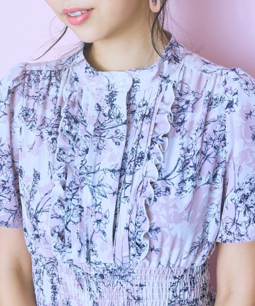 marun（マルン）の「＜大きいサイズ＞プリーツデザインフレア袖ワンピース　marun（ワンピース・レディース・グレー系/パープル系/ブルー系・5L/4L/3L/LL/L）」の11枚目の写真