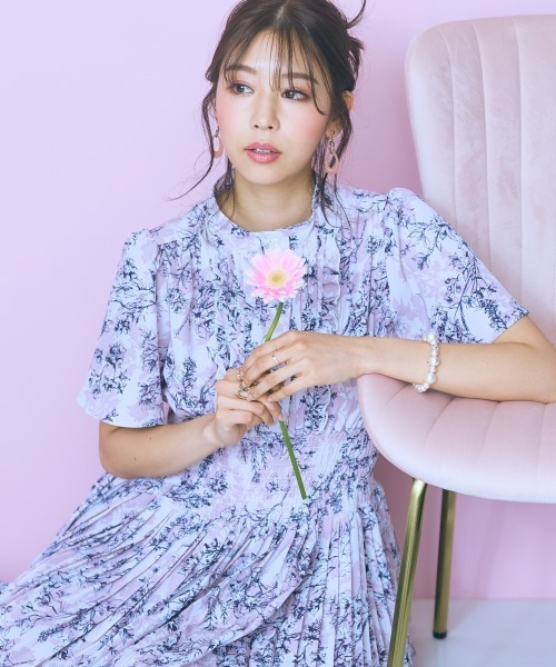 marun（マルン）の「＜大きいサイズ＞プリーツデザインフレア袖ワンピース　marun（ワンピース・レディース・グレー系/パープル系/ブルー系・5L/4L/3L/LL/L）」の20枚目の写真