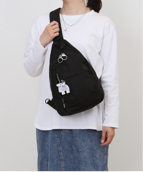 moz(モズ)の「moz モズ 撥水スリングバッグ(ボディバッグ/ウエストポーチ・レディース・オレンジ/ブルー/ブラック/その他/ホワイト・FREE)」の6枚目の写真
