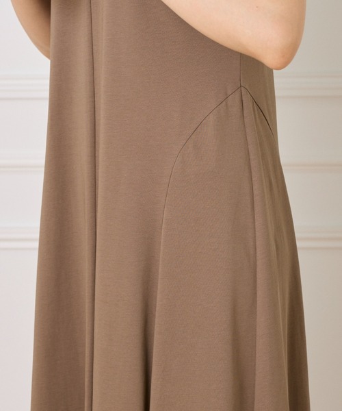 INED（イネド）の「【UVカット】フレアカットワンピース（ワンピース・レディース・モカ/ブラック・9号/11号）」の9枚目の写真