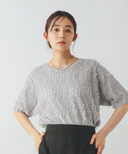 GLOBAL WORK（グローバルワーク）の「シアーフリンジプルオーバー半袖/492458（Tシャツ/カットソー・レディース・オフホワイト/ライトグレー/ブラック・LARGE/MEDIUM）」の14枚目の写真