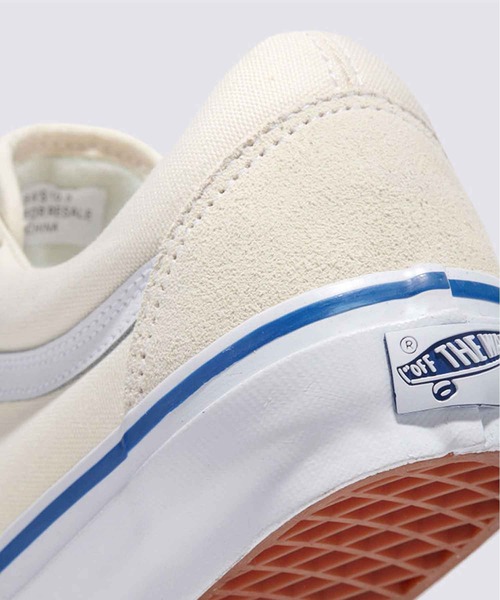 VANS(バンズ)の「VANS PREMIUM オールドスクール(スニーカー・メンズ・オフホワイト・4/4.5/5/5.5/6/6.5/7/7.5/8/8.5/9/9.5/10/10.5/11/11.5/12)」の5枚目の写真