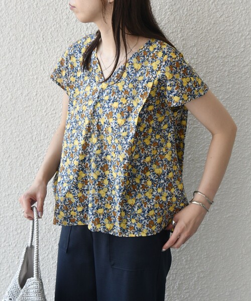 SHIPS for women / シップスウィメン SHIPS Colors:〈洗濯機可能〉ボタニカル プリント Vネック ブラウス SHIPS Colors:〈洗濯機可能〉ボタニカル プリント Vネック