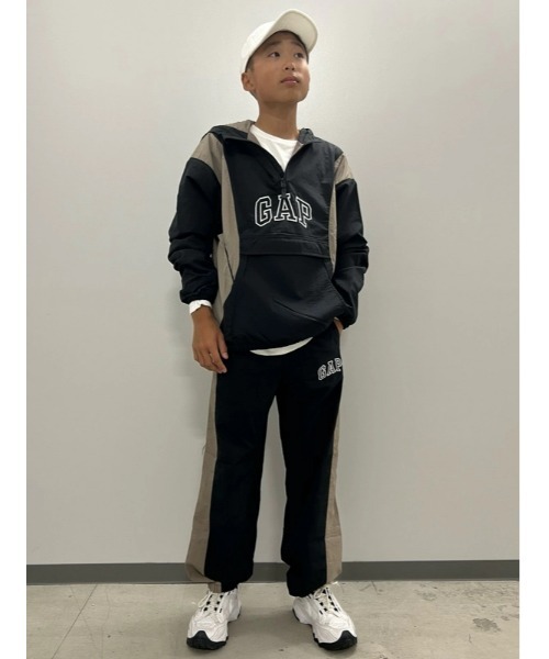 GAP(ギャップ)の「リサイクル素材100% ナイロン アノラック ジャケット (キッズ )(ナイロンジャケット・キッズ・ネイビー/ブラック・110cm/120cm/130cm/140cm/150cm/160cm)」の11枚目の写真