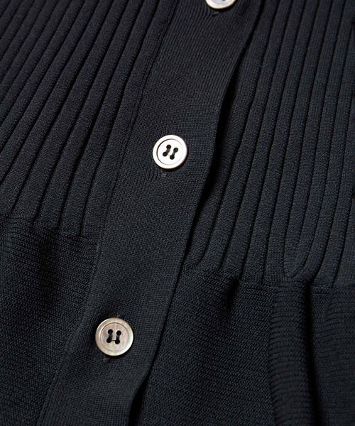 SALON adam et rope'(サロン アダム エ ロペ)の「【WEB限定】Vネックペプラムカーディガン 2(カーディガン/ボレロ・レディース・チャコールグレー/ブラック/レッド/ベージュ系その他・FREE)」の18枚目の写真