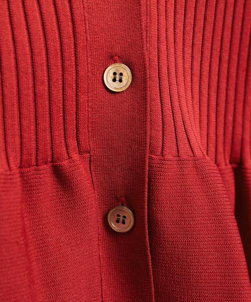 SALON adam et rope'(サロン アダム エ ロペ)の「【WEB限定】Vネックペプラムカーディガン 2(カーディガン/ボレロ・レディース・チャコールグレー/ブラック/レッド/ベージュ系その他・FREE)」の8枚目の写真