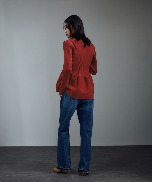 SALON adam et rope'(サロン アダム エ ロペ)の「【WEB限定】Vネックペプラムカーディガン 2(カーディガン/ボレロ・レディース・チャコールグレー/ブラック/レッド/ベージュ系その他・FREE)」の12枚目の写真