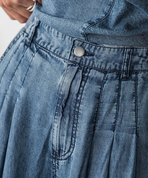 MAYSON GREY（メイソングレイ）の「バイオシルクデニムフレアパンツ≪洗濯機で洗える≫（その他パンツ・レディース・ブルー/ネイビー・M）」の6枚目の写真