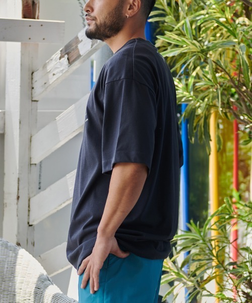 Sunny Smith(サニースミス)の「へビーオンス Cool Smith ロゴプリント Tシャツ 半袖(Tシャツ/カットソー・メンズ・チャコール/オフホワイト/レッド・LARGE/MEDIUM)」の11枚目の写真