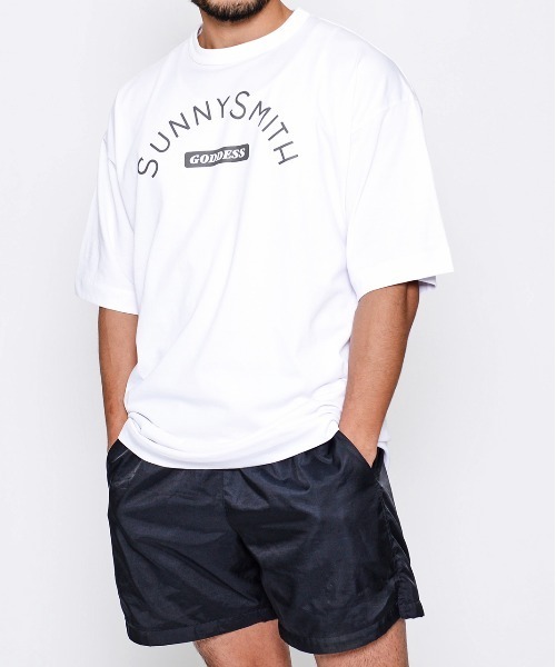 Sunny Smith(サニースミス)の「へビーオンス Cool Smith ロゴプリント Tシャツ 半袖(Tシャツ/カットソー・メンズ・チャコール/オフホワイト/レッド・LARGE/MEDIUM)」の17枚目の写真