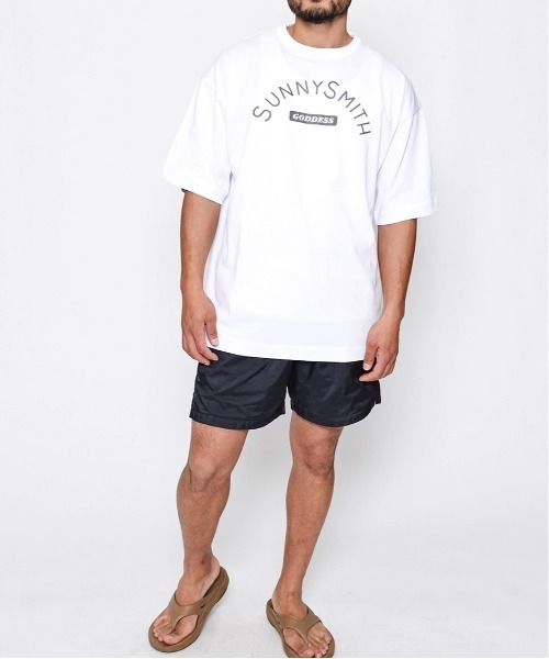 Sunny Smith(サニースミス)の「へビーオンス Cool Smith ロゴプリント Tシャツ 半袖(Tシャツ/カットソー・メンズ・チャコール/オフホワイト/レッド・LARGE/MEDIUM)」の18枚目の写真
