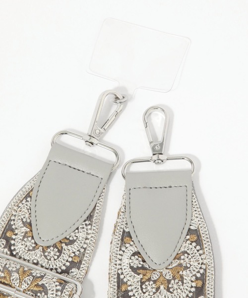 GLOBAL WORK（グローバルワーク）の「太幅刺繍スマホショルダー/581096（その他小物・レディース・ホワイト/ライトピンク/グリーン系その他4/ブラック・FREE）」の11枚目の写真