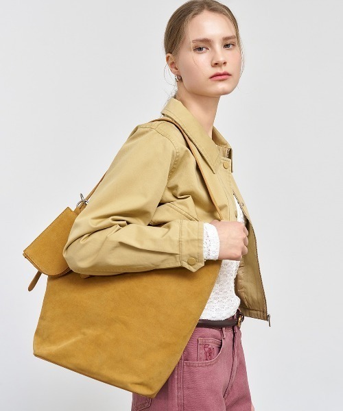 GENERAL IDEA(ジェネラルアイデア)の「GENERAL IDEA/ジェネラルアイディア eco suede basket shoulder bag ショルダーバッグ(ショルダーバッグ・レディース・キャメル/ベージュ/ブルー・FREE)」の1枚目の写真