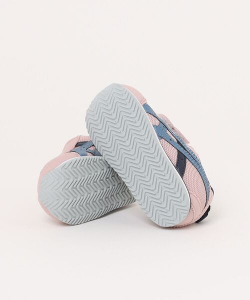 SUKUSUKU(スクスク)の「アイダホ BABY N(スニーカー・キッズ・ピンク・13.0cm/13.5cm/14.0cm/14.5cm/15.0cm/15.5cm)」の3枚目の写真