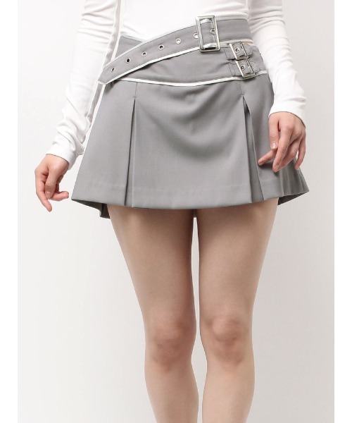 GYDA（ジェイダ）の「belt designプリーツスカートライクショートパンツ（スカート・レディース・ブラック/グレー・FREE）」の2枚目の写真
