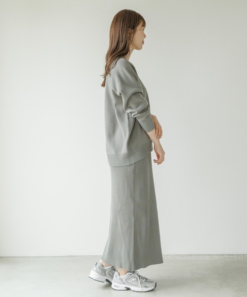 URBAN RESEARCH Sonny Label（アーバンリサーチサニーレーベル）の「『WEB限定』スウェットライクニット×スカートセットアップ（ワンピース・レディース・チャコールグレー/ブラック/ベージュ系その他・FREE）」の21枚目の写真