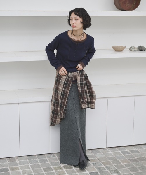 AIC.(エーアイシー)の「レイヤードライクヘンリーネックリブトップス(Tシャツ/カットソー・レディース・ブラック/チャコールグレー/ベージュ/ブラウン/ネイビー・FREE)」の20枚目の写真