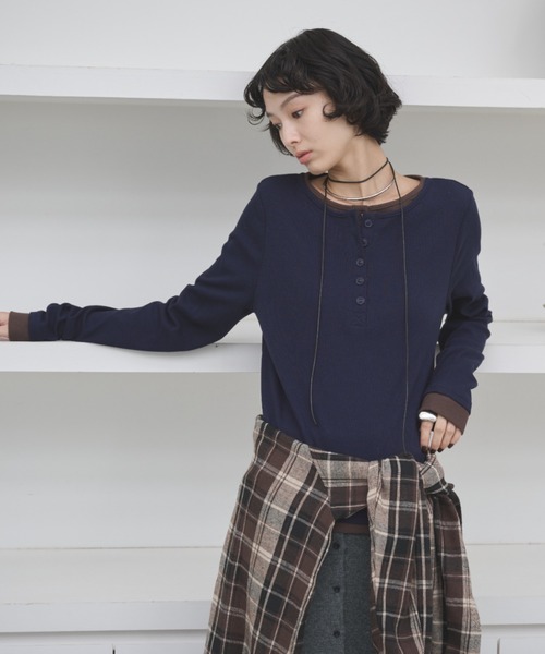 AIC.（エーアイシー）の「レイヤードライクヘンリーネックリブトップス