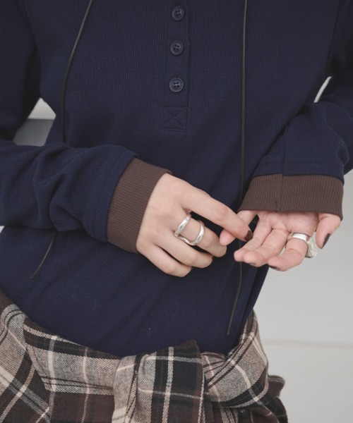 AIC.(エーアイシー)の「レイヤードライクヘンリーネックリブトップス(Tシャツ/カットソー・レディース・ブラック/チャコールグレー/ベージュ/ブラウン/ネイビー・FREE)」の15枚目の写真