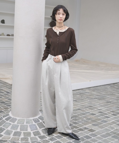AIC.(エーアイシー)の「レイヤードライクヘンリーネックリブトップス(Tシャツ/カットソー・レディース・ブラック/チャコールグレー/ベージュ/ブラウン/ネイビー・FREE)」の16枚目の写真