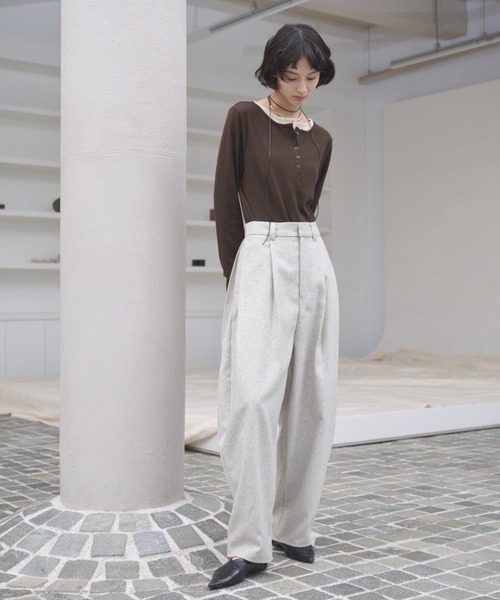 AIC.(エーアイシー)の「レイヤードライクヘンリーネックリブトップス(Tシャツ/カットソー・レディース・ブラック/チャコールグレー/ベージュ/ブラウン/ネイビー・FREE)」の19枚目の写真