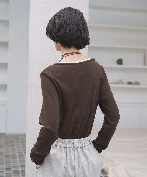 AIC.(エーアイシー)の「レイヤードライクヘンリーネックリブトップス(Tシャツ/カットソー・レディース・ブラック/チャコールグレー/ベージュ/ブラウン/ネイビー・FREE)」の12枚目の写真