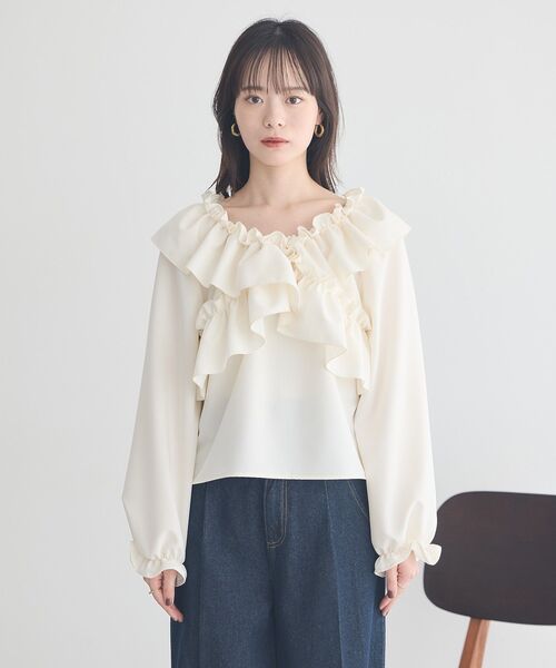 earth music&ecology（アースミュージックアンドエコロジー）の「フリルオフショルブラウス（シャツ/ブラウス・レディース・アイボリー/ブラック/チェック・FREE）」の6枚目の写真