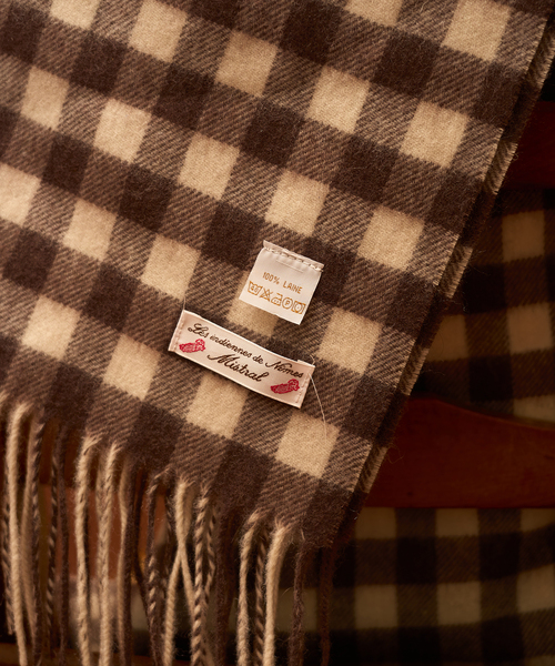 417 EDIFICE（フォーワンセブンエディフィス）の「ECHARPE LAINE CAMARGUE（マフラー・メンズ・ブラウン・FREE）」の2枚目の写真