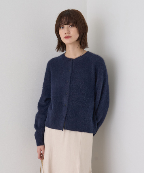 Rouge vif（ルージュヴィフ）の「フォックスウールクルーネッククルミ釦カーディガン（カーディガン/ボレロ・レディース・サックスブルー/ネイビー/ベージュ・フリー）」の7枚目の写真