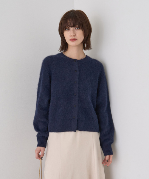 Rouge vif（ルージュヴィフ）の「フォックスウールクルーネッククルミ釦カーディガン（カーディガン/ボレロ・レディース・サックスブルー/ネイビー/ベージュ・フリー）」の8枚目の写真