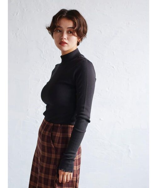 FIKA.(フィーカ)の「Prib turtle tee(Tシャツ/カットソー・レディース・ダークブラウン/杢グレー/チャコール/アイボリー/ワインレッド・FREE)」の9枚目の写真