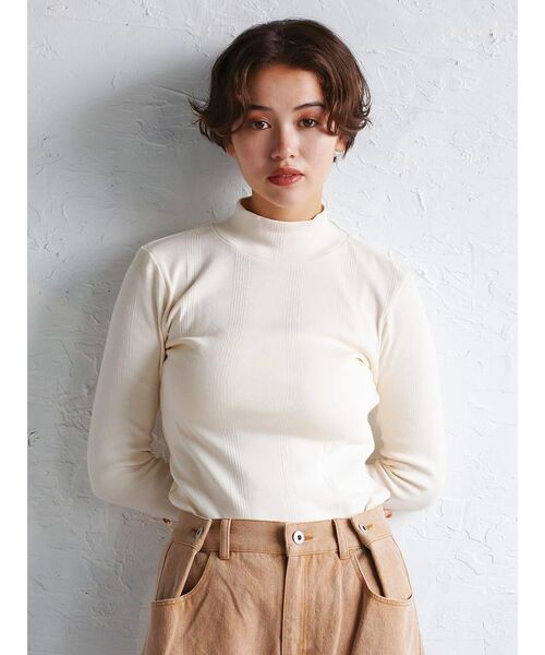 FIKA.(フィーカ)の「Prib turtle tee(Tシャツ/カットソー・レディース・ダークブラウン/杢グレー/チャコール/アイボリー/ワインレッド・FREE)」の11枚目の写真