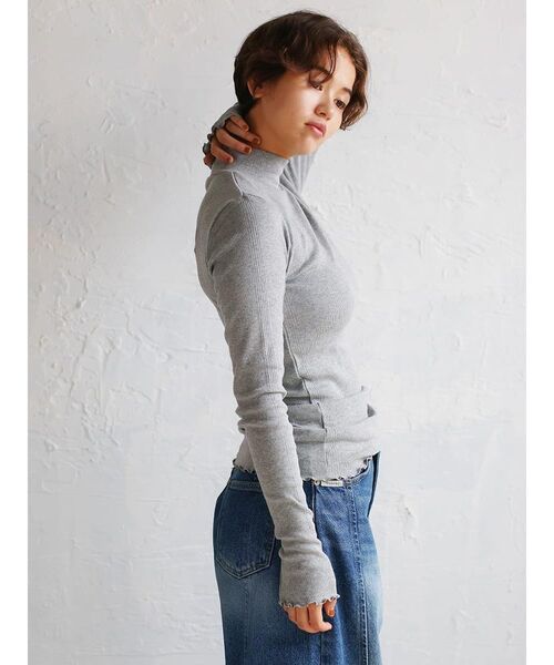 FIKA.(フィーカ)の「Prib turtle tee(Tシャツ/カットソー・レディース・ダークブラウン/杢グレー/チャコール/アイボリー/ワインレッド・FREE)」の15枚目の写真