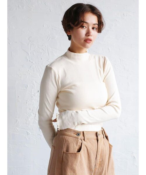 FIKA.(フィーカ)の「Prib turtle tee(Tシャツ/カットソー・レディース・ダークブラウン/杢グレー/チャコール/アイボリー/ワインレッド・FREE)」の2枚目の写真