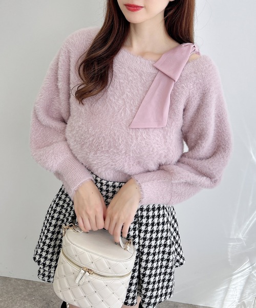 INGNI（イング）の「肩リボンワンショルフェザーニット（ニット/セーター・レディース・ピンク系6/ホワイト×ホワイト/ワイン系4/グレー系その他3/ワイン系9/ホワイト×ブラック・M）」の14枚目の写真