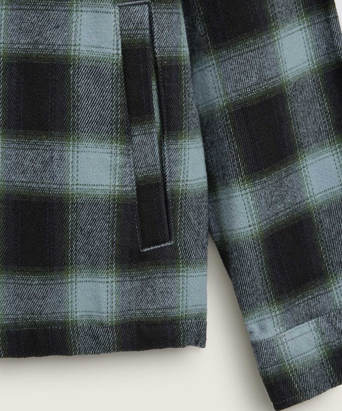 VANS(バンズ)の「CRESTMONT シャツジャケット / Crestmont Plaid Shacket PARISI / VN000P7UJDU1(ブルゾン・メンズ・サックスブルー・X-LARGE/MEDIUM/LARGE)」の5枚目の写真