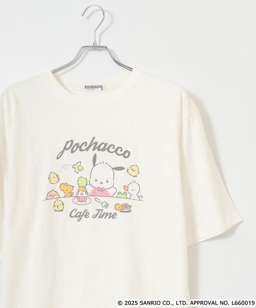 sanrio(サンリオ)の「サンリオキャラクターズ レディース ビッグシルエットTシャツ(Tシャツ/カットソー・レディース・オフホワイト/アイボリー系/ネイビー系/ブラック/ブルーグレー/グレイッシュベージュ/ホワイト系/ピンクベージュ/ピンク系その他/ホワイト系1/オートミール/ネイビー/ライトパープル/ダークグレー/ブラック系/チャコール/ホワイト/ブラック系1・M/L)」の5枚目の写真