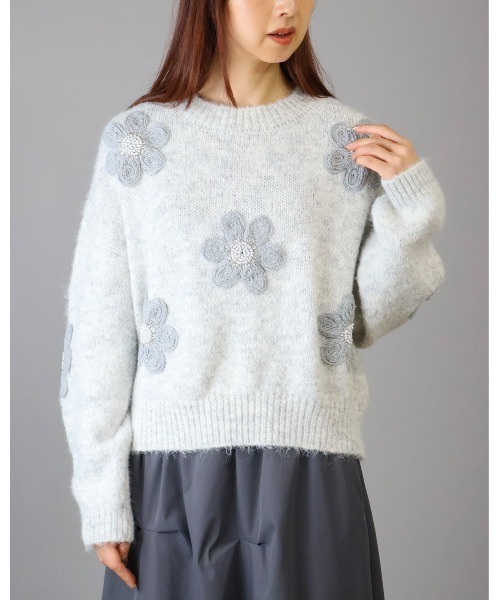 セール】フラワーモチーフ付き ニット プルオーバー（ニット/セーター