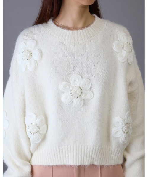 セール】フラワーモチーフ付き ニット プルオーバー（ニット/セーター