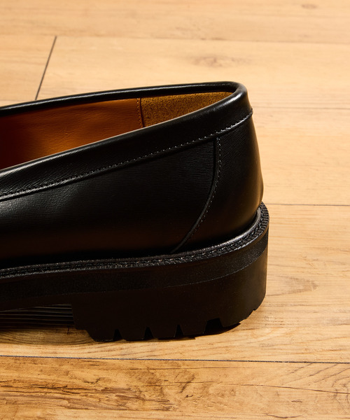 Tomo & Co（トモアンドシーオー）の「Tomo&Co トモアンドシーオー / PULL TAB BIT LOFER デュプイレザーレザープルタブコインローファー Vibram / TMTKS-S-0061（ローファー・メンズ・ブラック・27cm/26.5cm/26cm/25.5cm/25cm）」の8枚目の写真