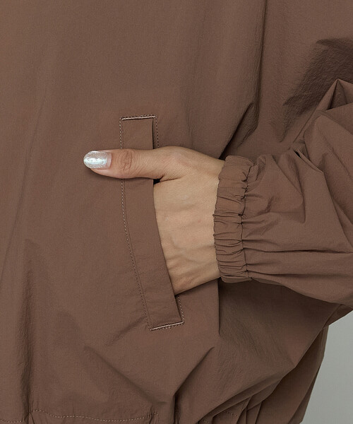 COMME CA Wardrobe（コムサワードローブ）の「〔 +サイズ 〕ドライナイロンストレッチタフタ ブルゾン（ブルゾン・レディース・ネイビー/ブラウン系その他・13号）」の19枚目の写真