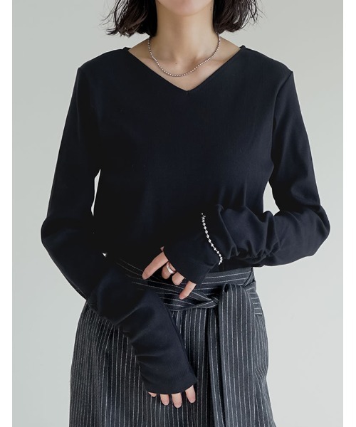 Re:EDIT（リエディ）の「[乾燥機対応][汗じみ防止][UVカット]選べるネックデザインリブカットソー袖ギャザー長袖トップス（Tシャツ/カットソー・レディース・ホワイト/ブラック/グレー/ホワイト系その他/ブラック系その他/グレー系その他/ホワイト系その他2/ブラック系その他2/グレー系その他2・MEDIUM/LARGE）」の6枚目の写真