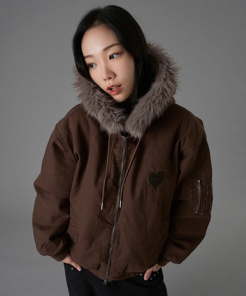 ONCILY(オンシェリー)の「HEART LOGO DUCK FAUX-FUR BLOUSON ONCILY(オンシェリー)の「HEART LOGO DUCK FAUX-FUR BLOUSON