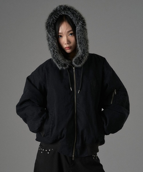 ONCILY(オンシェリー)の「HEART LOGO DUCK FAUX-FUR BLOUSON / ハートロゴダックフェイクファーブルゾン(ブルゾン・メンズ・ブラック/ブラウン・LARGE/MEDIUM/SMALL)」の4枚目の写真