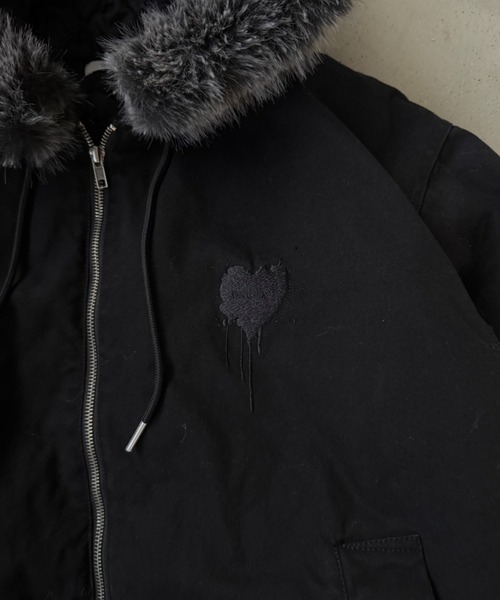 ONCILY（オンシェリー）の「HEART LOGO DUCK FAUX-FUR BLOUSON