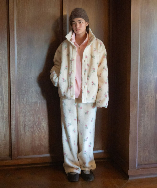 TTUDEMENT（トュードメント）の「FLORAL FLEECE PANTS IVORY（その他パンツ・レディース・その他・SMALL/MEDIUM）」の7枚目の写真