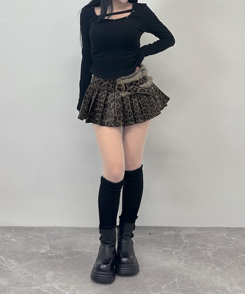 FOLLOWIN(フォロウィン)の「【ファーベルト付き】プリーツレザーミニスカート(スカート・レディース・ブラウン系その他/ブラウン/ブラック・LARGE/MEDIUM/SMALL)」の18枚目の写真