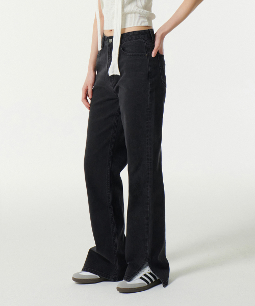 MUSINSA STANDARD WOMAN（ムシンサスタンダードウーマン）の「ウィメンズストレートスリットデニムパンツ[ウォッシュドブラック]（デニムパンツ・レディース・その他・24/25/26/27/28）」の2枚目の写真