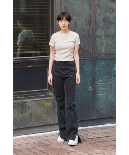 MUSINSA STANDARD WOMAN（ムシンサスタンダードウーマン）の「ウィメンズストレートスリットデニムパンツ[ウォッシュドブラック]（デニムパンツ・レディース・その他・24/25/26/27/28）」の10枚目の写真